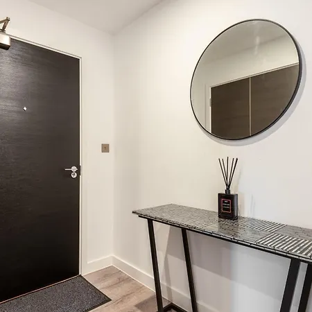 Stayzeni, Ouse Court Elegant 2 Bed Flat * York
