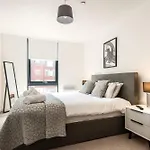 Superior With Balcony & Gym Apartmán York