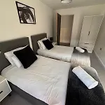 Apartmán Superior With Balcony & Gym