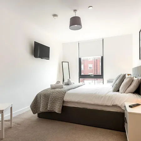 Stayzeni, Ouse Court Elegant 2 Bed Flat *