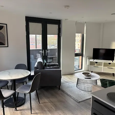 Superior With Balcony & Gym Apartament